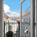 Roomsly I Next To Bryggen With Balcony Διαμέρισμα