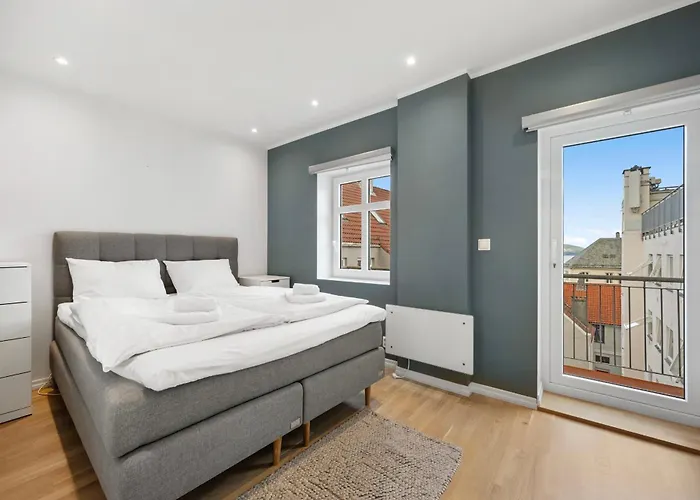Roomsly I Next To Bryggen With Balcony Lägenhet