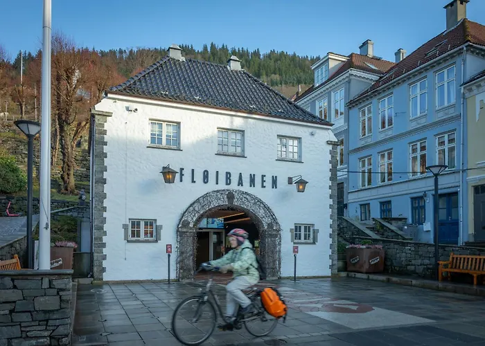 Lägenhet Roomsly I Next To Bryggen With Balcony *