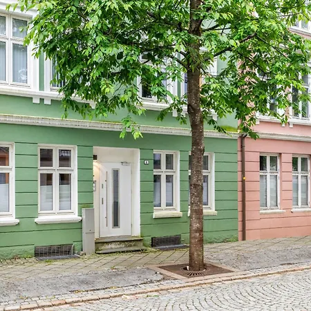 Roomsly I Next To Bryggen With Balcony Daire