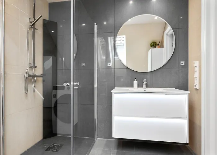 Roomsly I Next To Bryggen With Balcony Daire *