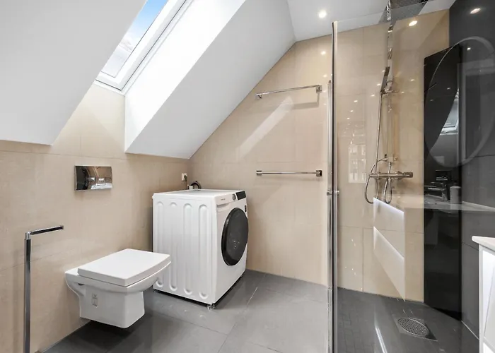 Roomsly I Next To Bryggen With Balcony Daire *