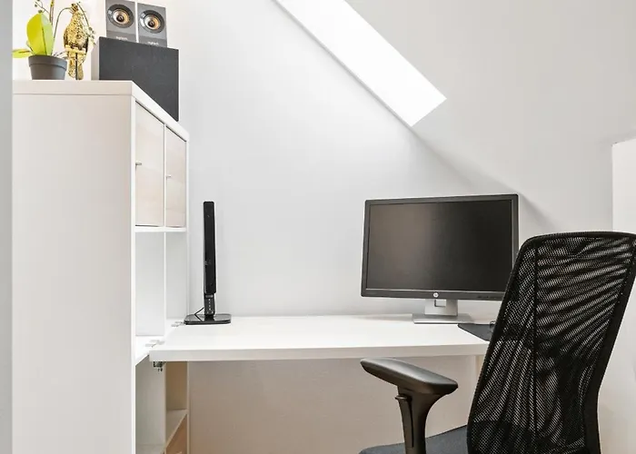 Roomsly I Next To Bryggen With Balcony Daire Bergen