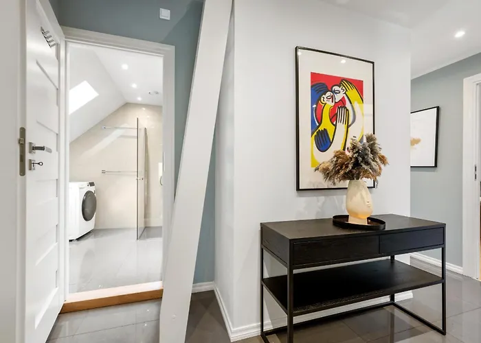 Daire Roomsly I Next To Bryggen With Balcony Bergen